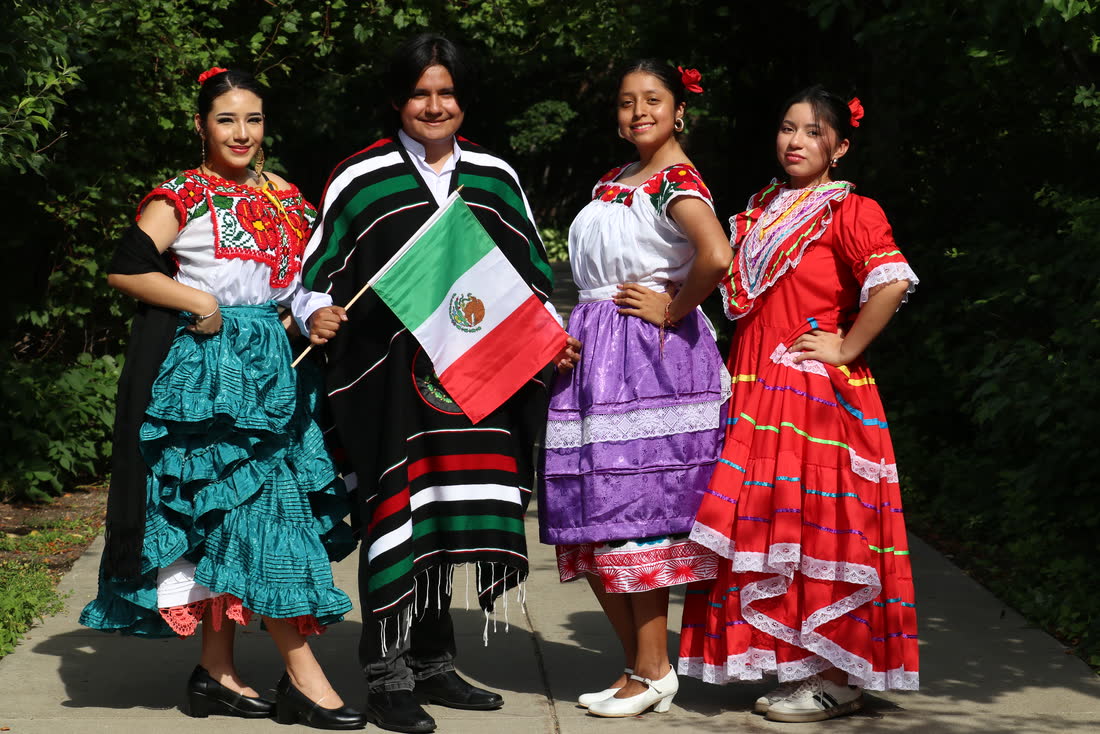 Folklorico ensemble